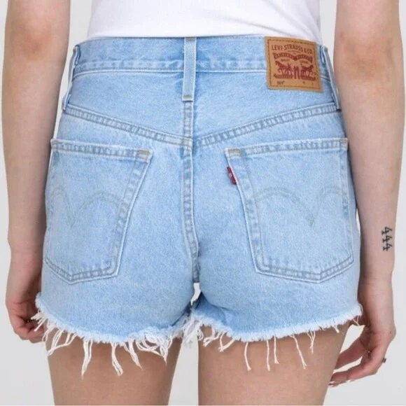 Levi’s 501 high-rise denim shorts frayed light wash button-fly Size 28 - Picture 2 of 10